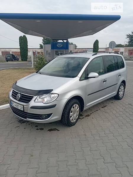 Volkswagen Touran 2007  випуску Луцьк з двигуном 1.6 л  мінівен  за 4950 долл. 