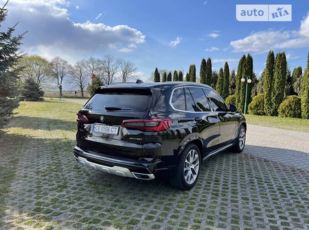 BMW X5 2019  випуску Чернівці з двигуном 3 л бензин позашляховик автомат за 61500 долл. 