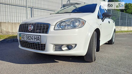Fiat Linea 2012  випуску Дніпро з двигуном 0 л  седан механіка за 6600 долл. 