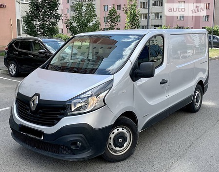 Renault Trafic 2015  випуску Вінниця з двигуном 1.6 л дизель мінівен механіка за 10900 долл. 