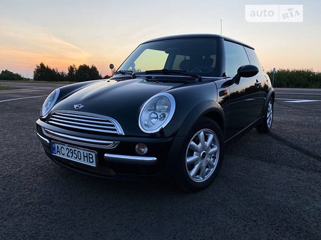 Mini Cooper 2002  випуску Луцьк з двигуном 1.6 л бензин хэтчбек механіка за 5600 долл. 