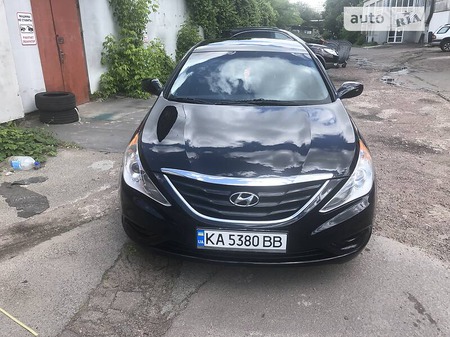 Hyundai Sonata 2012  випуску Київ з двигуном 2.4 л бензин седан автомат за 8850 долл. 