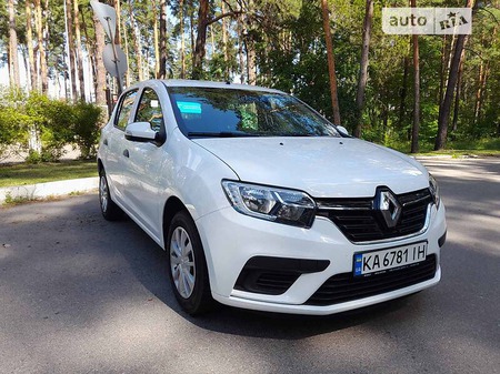 Renault Sandero 2020  випуску Київ з двигуном 1 л бензин хэтчбек механіка за 8300 долл. 