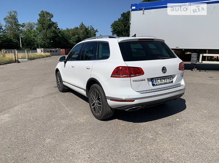 Volkswagen Touareg 2015  випуску Київ з двигуном 0 л дизель позашляховик  за 27000 долл. 