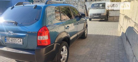 Hyundai Tucson 2006  випуску Одеса з двигуном 2 л  позашляховик  за 7500 долл. 