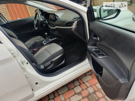 Fiat Tipo 2018  випуску Київ з двигуном 1.4 л бензин седан механіка за 8300 долл. 