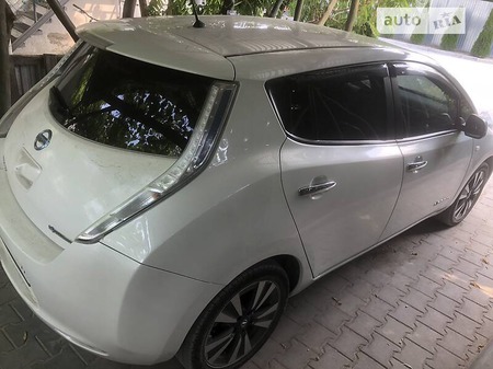 Nissan Leaf 2016  випуску Тернопіль з двигуном 0 л електро хэтчбек автомат за 13700 долл. 