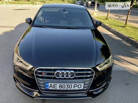 Audi S3 2015  випуску Дніпро з двигуном 2 л бензин седан автомат за 24500 долл. 