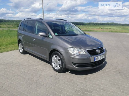 Volkswagen Touran 2008  випуску Рівне з двигуном 2 л дизель мінівен механіка за 7500 долл. 