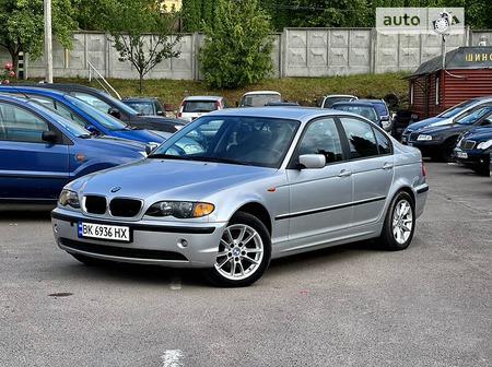 BMW 318 2003  випуску Рівне з двигуном 2 л бензин седан автомат за 4499 долл. 