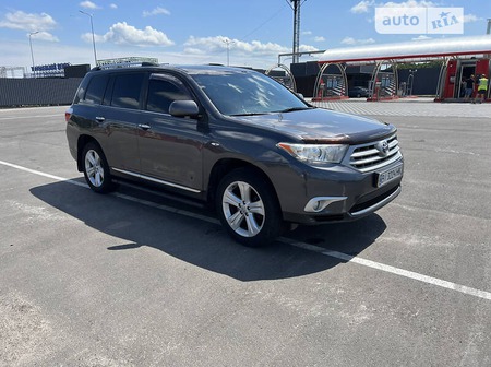 Toyota Highlander 2011  випуску Полтава з двигуном 3.5 л  позашляховик автомат за 16500 долл. 