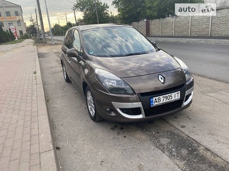 Renault Scenic 2010  випуску Вінниця з двигуном 1.5 л дизель мінівен механіка за 6400 долл. 