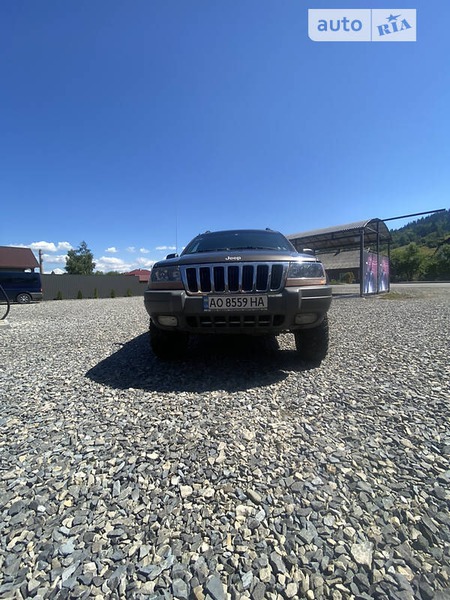 Jeep Grand Cherokee 1999  випуску Ужгород з двигуном 4 л бензин позашляховик автомат за 6950 долл. 