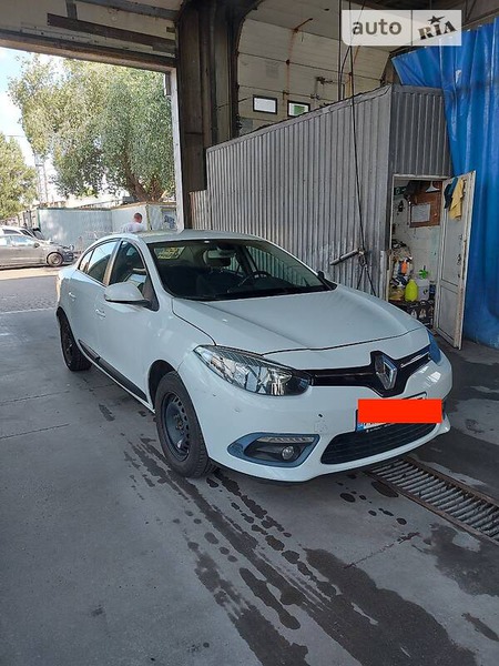 Renault Fluence 2015  випуску Київ з двигуном 1.6 л  седан механіка за 6199 долл. 
