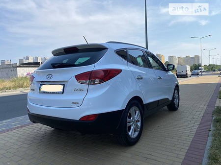 Hyundai Tucson 2010  випуску Київ з двигуном 2 л бензин позашляховик автомат за 9900 долл. 