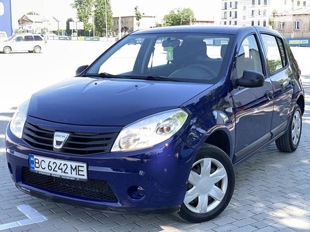Dacia Sandero 2009  випуску Тернопіль з двигуном 1.4 л бензин хэтчбек  за 3999 долл. 