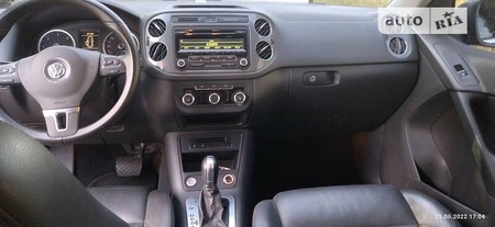 Volkswagen Tiguan 2014  випуску Одеса з двигуном 2 л дизель позашляховик автомат за 12900 долл. 
