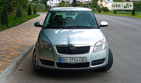 Skoda Fabia 2008  випуску Львів з двигуном 1.2 л бензин універсал механіка за 4800 долл. 