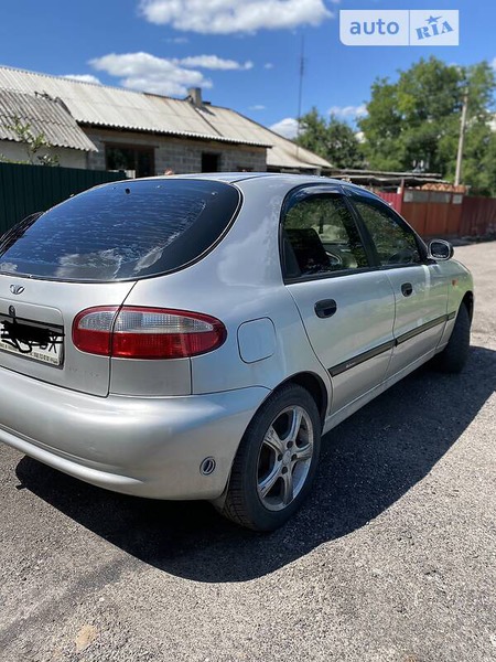 Daewoo Lanos 2002  випуску Донецьк з двигуном 1.6 л  хэтчбек механіка за 2200 долл. 