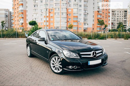 Mercedes-Benz C 180 2012  випуску Вінниця з двигуном 1.8 л бензин купе автомат за 14500 долл. 