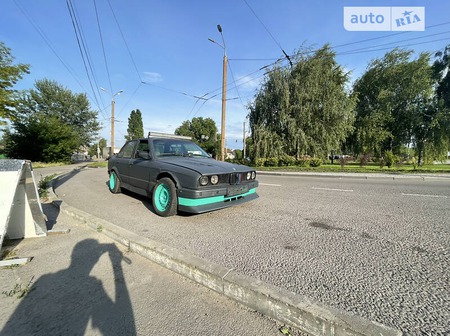 BMW 320 1987  випуску Дніпро з двигуном 2 л  седан механіка за 1600 долл. 