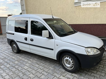 Opel Combo Life 2011  випуску Житомир з двигуном 1.7 л дизель мінівен механіка за 4000 долл. 