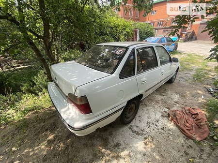 Daewoo Nexia 2004  випуску Полтава з двигуном 1.5 л  седан механіка за 1200 долл. 