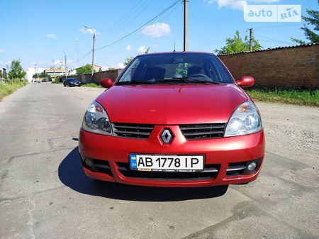 Renault Clio 2006  випуску Вінниця з двигуном 1.4 л бензин седан механіка за 3800 долл. 