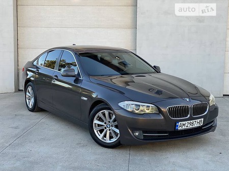 BMW 523 2011  випуску Рівне з двигуном 2.5 л бензин седан автомат за 13700 долл. 