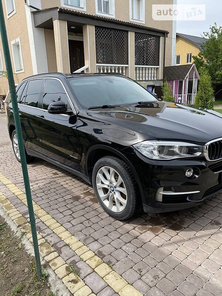 BMW X5 2015  випуску Вінниця з двигуном 3 л бензин позашляховик автомат за 27800 долл. 