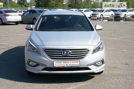 Hyundai Sonata 2017  випуску Київ з двигуном 0 л газ седан автомат за 9990 долл. 