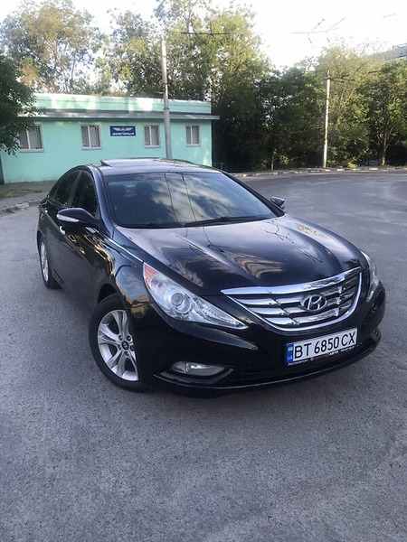 Hyundai Sonata 2011  випуску Запоріжжя з двигуном 2.4 л бензин седан автомат за 9800 долл. 