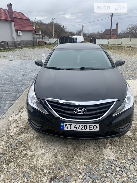 Hyundai Sonata 2013  випуску Івано-Франківськ з двигуном 2.4 л бензин седан автомат за 9850 долл. 