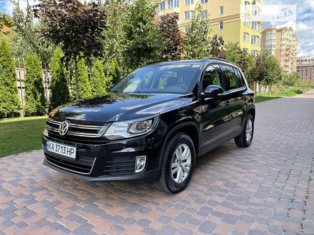Volkswagen Tiguan 2016  випуску Київ з двигуном 2 л бензин позашляховик автомат за 14000 долл. 