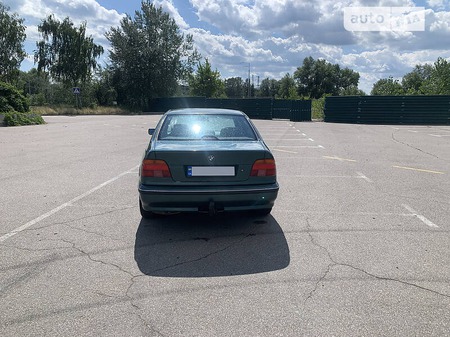 BMW 528 1997  випуску Київ з двигуном 2.8 л  седан автомат за 3950 долл. 