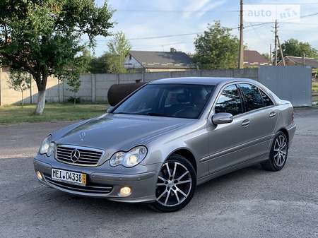 Mercedes-Benz C 270 2005  випуску Рівне з двигуном 2.7 л дизель седан автомат за 6999 долл. 