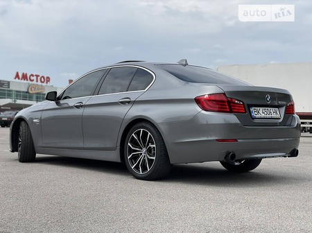 BMW 535 2012  випуску Запоріжжя з двигуном 3 л бензин седан автомат за 15800 долл. 