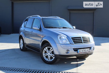 SsangYong Rexton W 2011  випуску Ужгород з двигуном 2.7 л дизель позашляховик автомат за 11500 долл. 