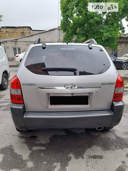 Hyundai Tucson 2008  випуску Одеса з двигуном 2 л  позашляховик автомат за 8200 долл. 