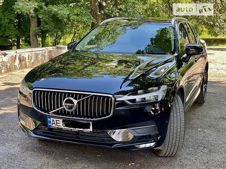 Volvo XC60 2018  випуску Дніпро з двигуном 2 л бензин позашляховик автомат за 37700 долл. 