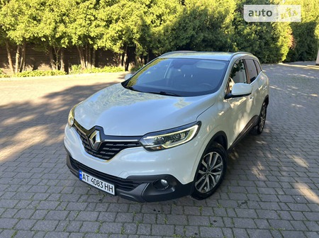 Renault Kadjar 2015  випуску Івано-Франківськ з двигуном 1.5 л дизель позашляховик механіка за 15250 долл. 