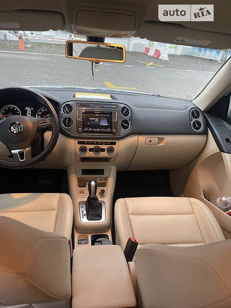 Volkswagen Tiguan 2017  випуску Чернігів з двигуном 2 л бензин позашляховик автомат за 15500 долл. 