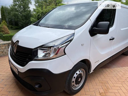 Renault Trafic 2016  випуску Вінниця з двигуном 1.6 л дизель мінівен механіка за 13900 долл. 