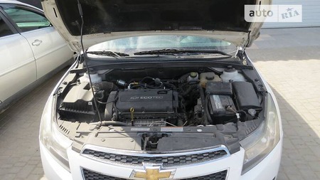 Chevrolet Cruze 2013  випуску Одеса з двигуном 1.8 л бензин седан  за 2500 долл. 