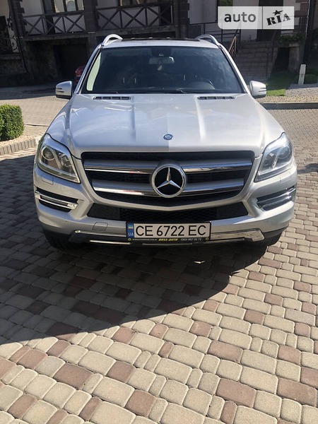 Mercedes-Benz GL 350 2012  випуску Чернівці з двигуном 3 л дизель позашляховик автомат за 27577 долл. 