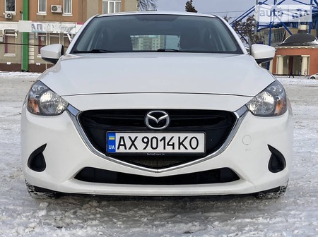 Mazda 2 2017  випуску Харків з двигуном 1.5 л бензин хэтчбек автомат за 10300 долл. 