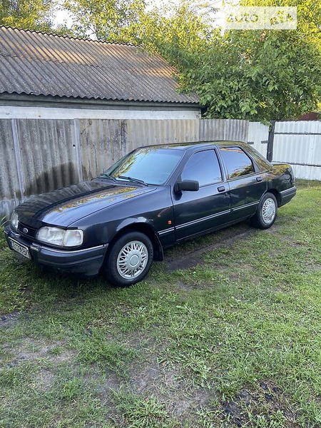 Ford Sierra 1992  випуску Чернігів з двигуном 1.6 л бензин седан механіка за 2200 долл. 