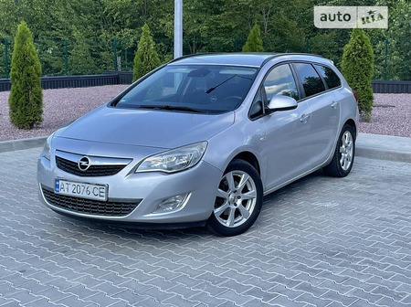 Opel Astra 2011  випуску Івано-Франківськ з двигуном 1.7 л дизель універсал механіка за 6750 долл. 