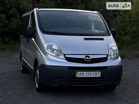 Opel Vivaro 2011  випуску Вінниця з двигуном 2 л дизель мінівен механіка за 11900 долл. 