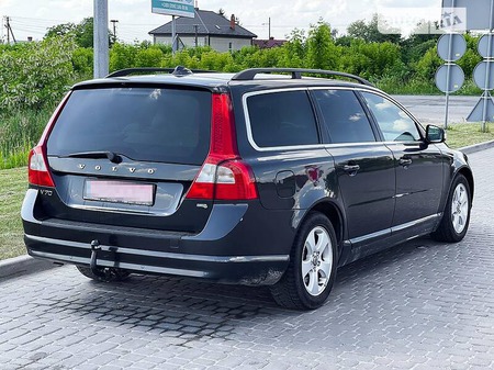 Volvo V70 2010  випуску Львів з двигуном 1.6 л дизель універсал механіка за 7700 долл. 